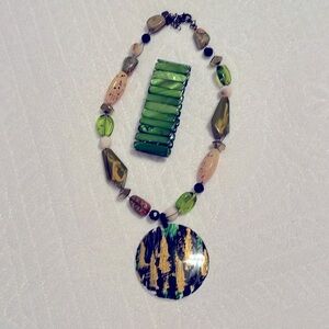 Necklace 16” to 19” stretch bracelet green set